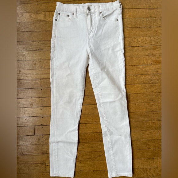 J Crew Factory - 10" highest-rise skinny jean in white denim
Item G1975 - Picture 4 of 5